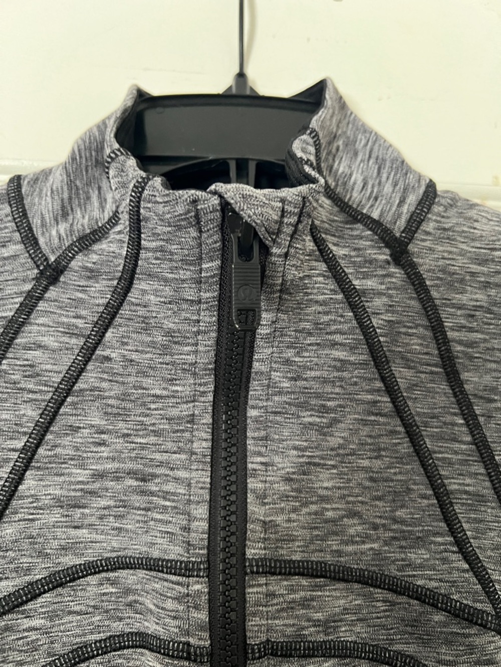 Lululemon cropped define jacket - Picture 3 of 5
